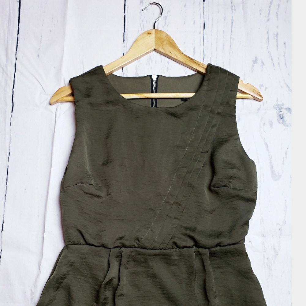 City Triangles | Olive green dress - Picture 3 of 6